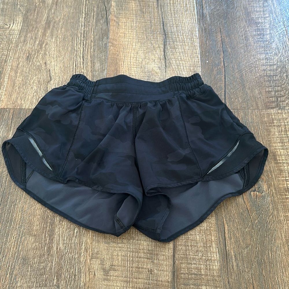 Lululemon Hottie Hot shorts